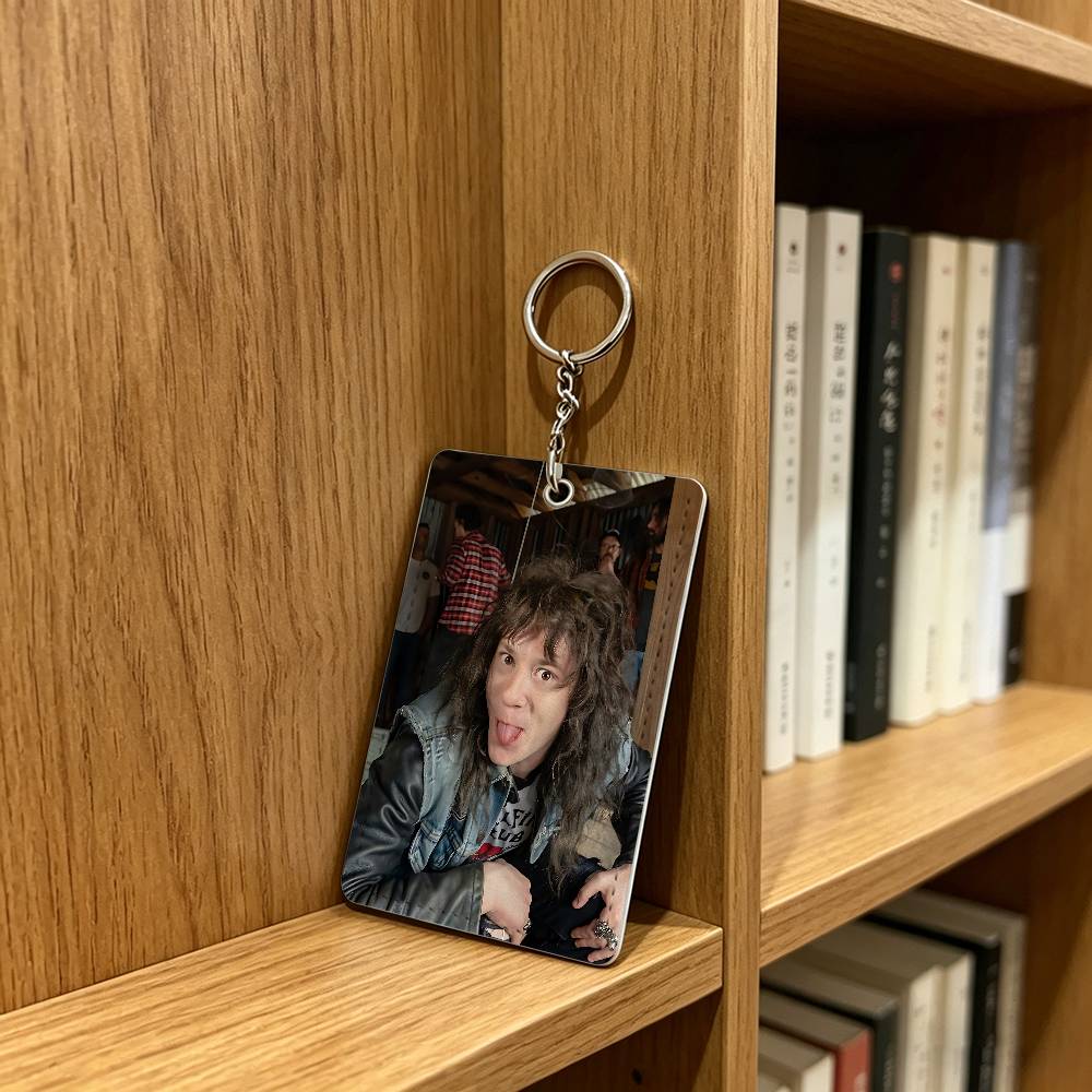 actor J-Joseph Quinn Cat Badge - Leather Work Leather recension och pris