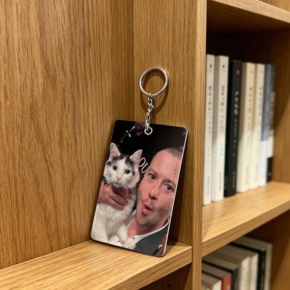 actor J-Joseph Quinn Cat Badge - Leather Work Leather recension och pris